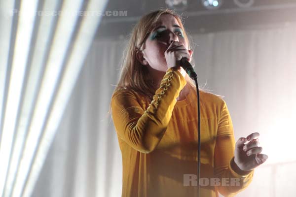 AUSTRA - 2017-03-31 - PARIS - Le Trianon - 